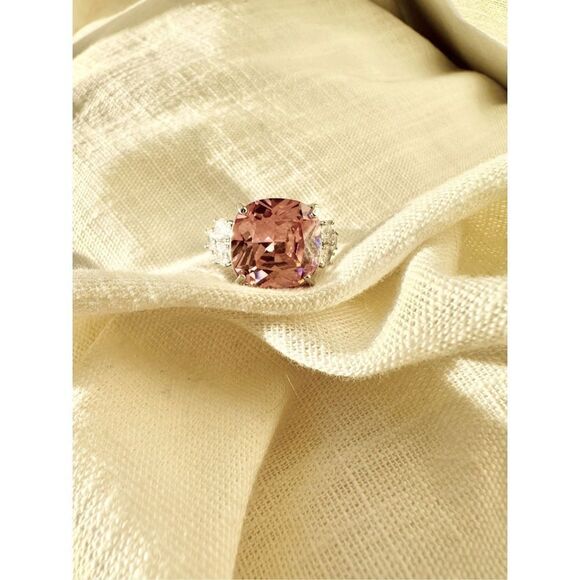 Pink Panther style Large Light pink cubic zirconia adjustable statement ring - Picture 3 of 6